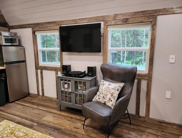 Interior - Glamping Tiny Home near Center Hill Lake (Silver Point)
