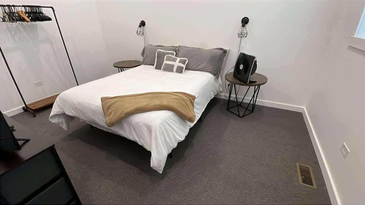 1 bedroom, WiFi (free), bed sheets