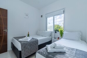 Villa | 8 bedrooms, individually decorated, individually furnished, desk