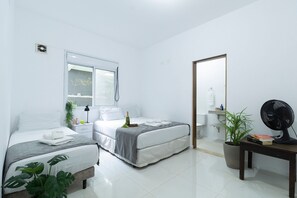 8 chambres, décoration personnalisée, ameublement personnalisé, bureau
