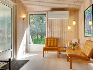 TV, fireplace - "Orvokki" - 125m from the sea by Interhome (Sæby)