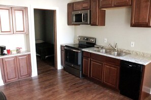 Kochgeschirr/Geschirr/Besteck