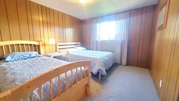 3 bedrooms, desk, travel crib, free WiFi