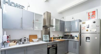 Maison lumineuse avec jardin proche de la mer