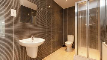House | Bathroom | Shower, hair dryer, towels
