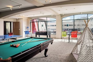 Games room - True ski in/ski out, 2 bedroom - Mountainside, Sheraton Steamboat Resort Villas (Steamboat Springs)