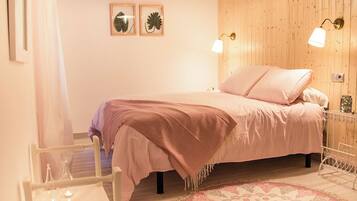 2 chambres, fer et planche à repasser, Wi-Fi, draps fournis