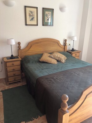 2 chambres, fer et planche à repasser, Wi-Fi gratuit, draps fournis