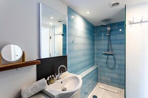 Badekar, hårtørrer
