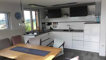 Kühlschrank, Ofen, Herdplatte, Geschirrspüler