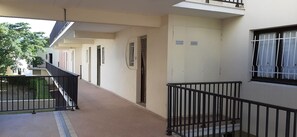 Exterior detail - Entre Terre mer et Golf (Mandelieu la Napoule)