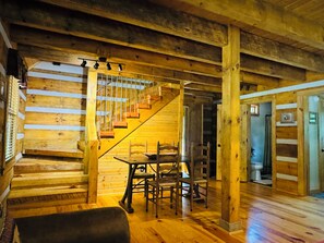 Dining - Yadkin River Lodge-cozy stay on the bluffs overlooking the Yadkin River. (Boonville)