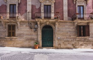 Front of property - Palazzo Bozzanca by Wonderful Italy (Syracuse)