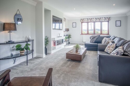 Springfield Lodge - 3 Bedroom Home - Princes Gate