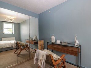 1 bedroom, individually decorated, individually furnished, free WiFi