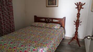 2 bedrooms, bed sheets