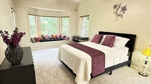 2 Schlafzimmer, Schreibtisch, Bügeleisen/Bügelbrett, Reisekinderbett