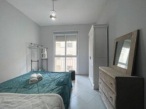 Apartment | 2 bedrooms, free WiFi, bed sheets - 2 Bed Flat - Sleeps 6 - Parking - Wifi (Tangier)