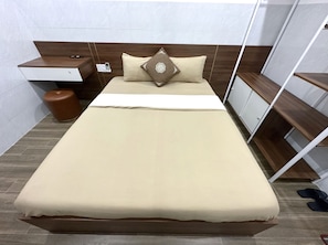 Superior Double Room | 1 bedroom, desk, laptop workspace, free WiFi