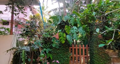Simple and quiet beach retreat @ Ivory Coast'e Bed & breakfast