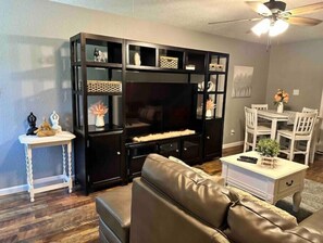 Smart-TV, DVD-Player, Videothek