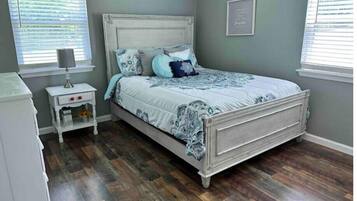 3 bedrooms, iron/ironing board, free WiFi, bed sheets