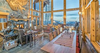 SKI-IN/ SKI-OUT WITH GORGEOUS MOUNTAIN VIEWS!