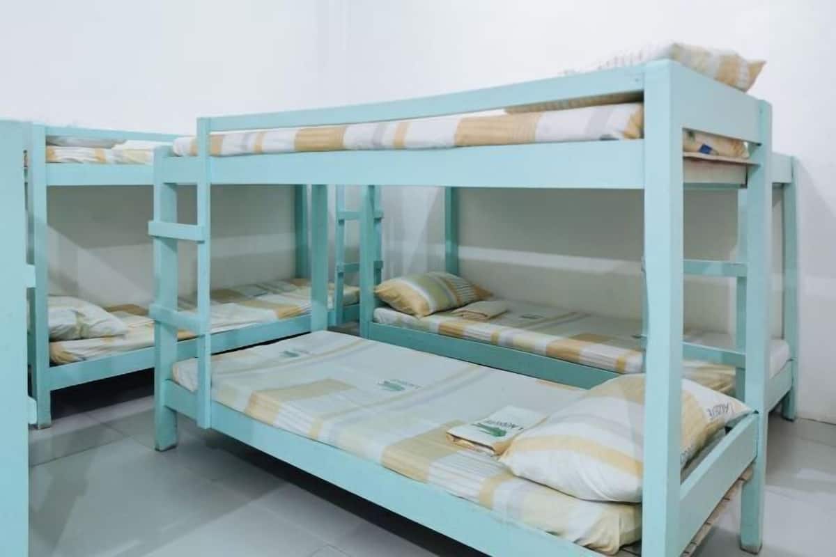 WiFi (free), bed sheets