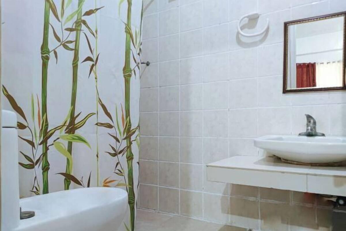 Shower, toilet paper