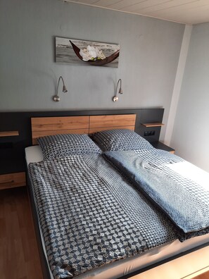 2 bedrooms, free WiFi, bed sheets