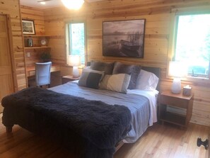 2 bedrooms, desk, bed sheets