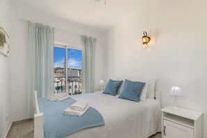 Ferros/tábuas de passar roupa, Wi-Fi, roupa de cama