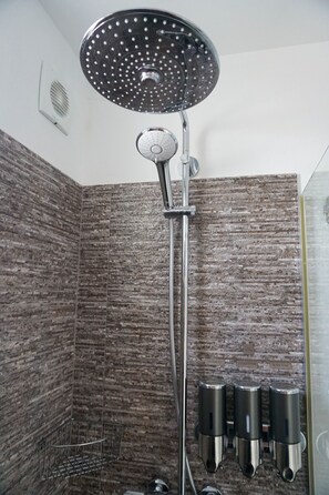 Hair dryer