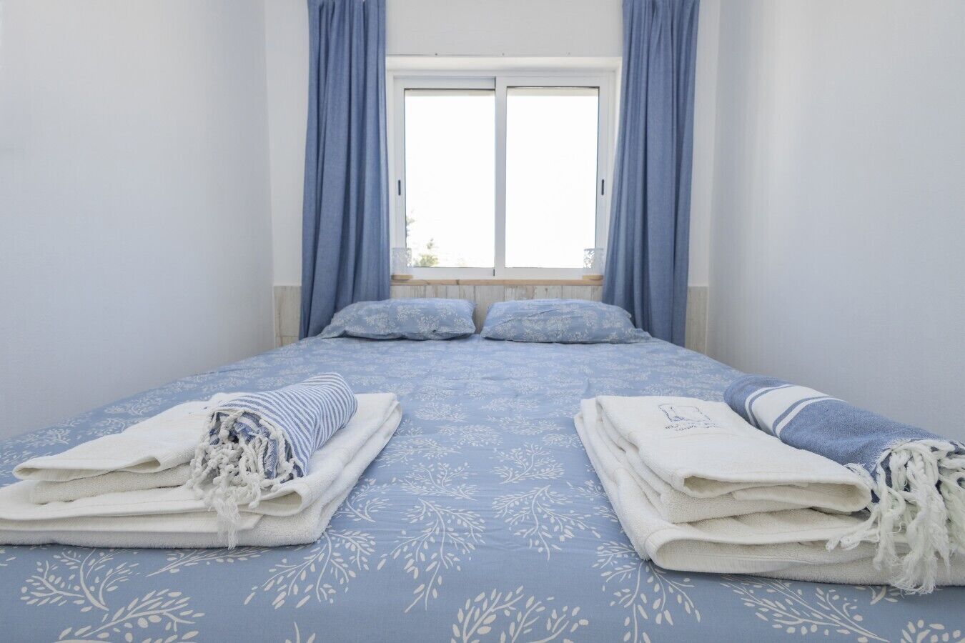 Ferros/tábuas de passar roupa, Wi-Fi, roupa de cama