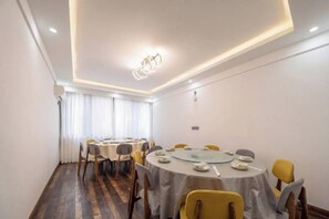 Unclassified image, 3 of 22, button - Shenweilou Hotel (Yueqing)