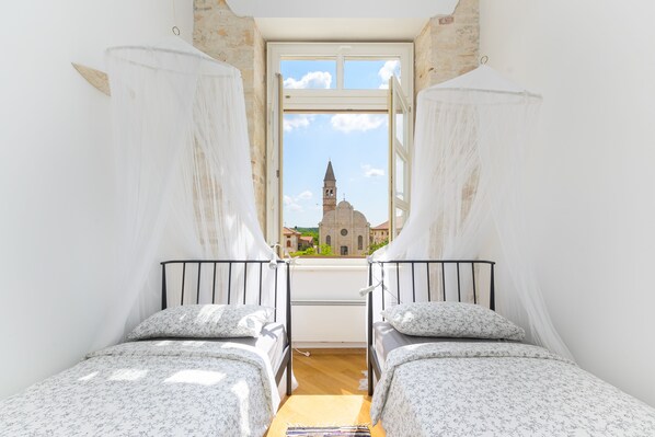 2 bedrooms, Internet