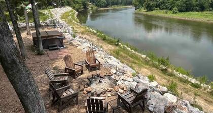 Unwind at this peaceful oasis on the Ouachita River in Caddo Valley.