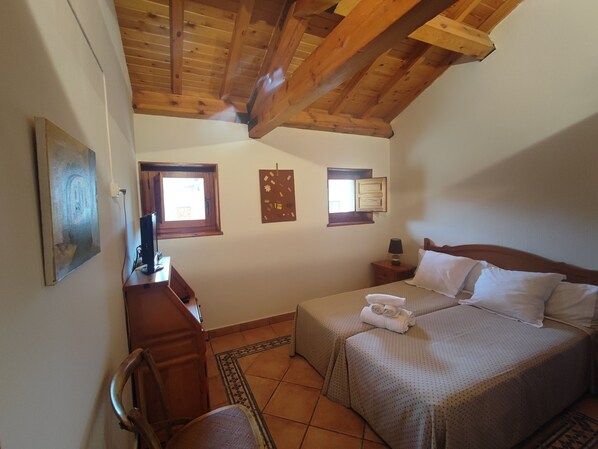 Standard Twin Room, City View