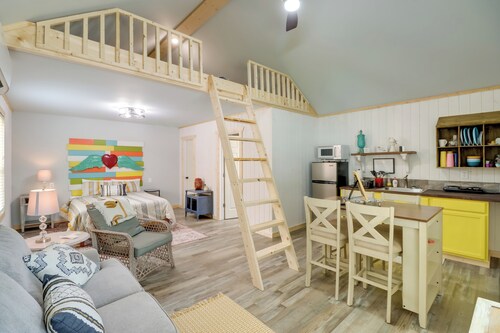 Cozy Studio Cabin ~ 1 Mi to Greers Ferry Lake!