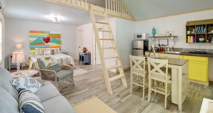 Cozy Studio Cabin ~ 1 Mi to Greers Ferry Lake!