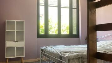 Laptop workspace, free WiFi