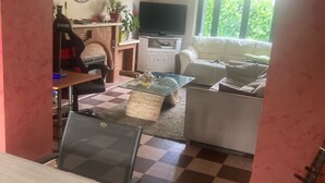 Living area - Le Petit Belge (Montgivray)