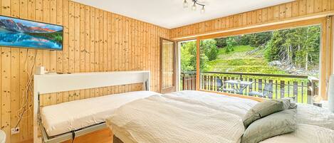 免费 WiFi、床单