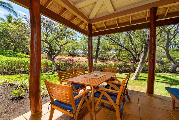 Outdoor dining - Fairways 402- Mauna Lani Resort-Private Beach Club Access-Golf Course Front-3 BR (Waimea)