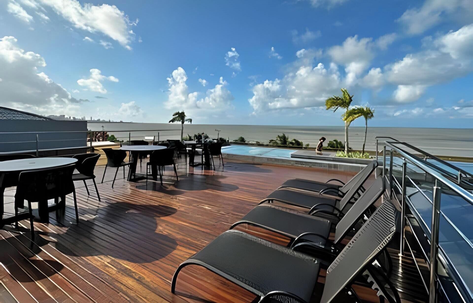 Deluxe Apartment | Outdoor dining