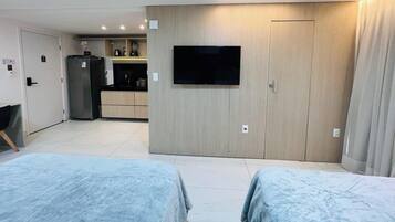 Apartamento luxo | 1 quarto, camas com colchões pillow-top, escrivaninha