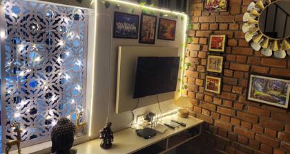 A Serene Homestay With River and Mountains View