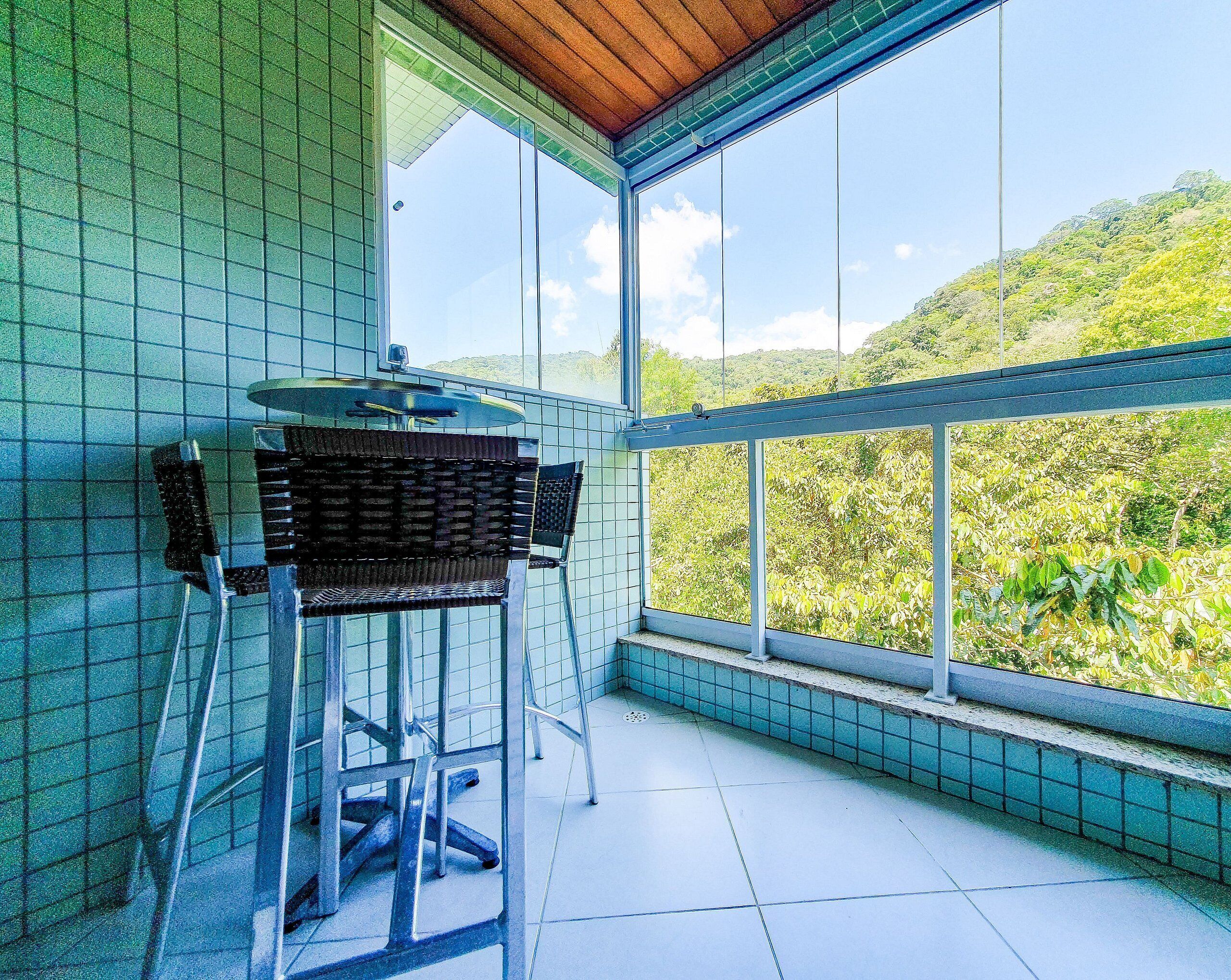 Classic Apartment | Balcony