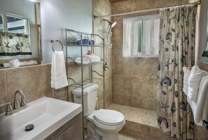 Hårføner og håndklær