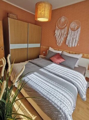 1 bedroom, desk, soundproofing, iron/ironing board